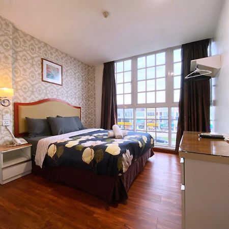 Mr Hotel Nusa Bestari Skudai Kültér fotó