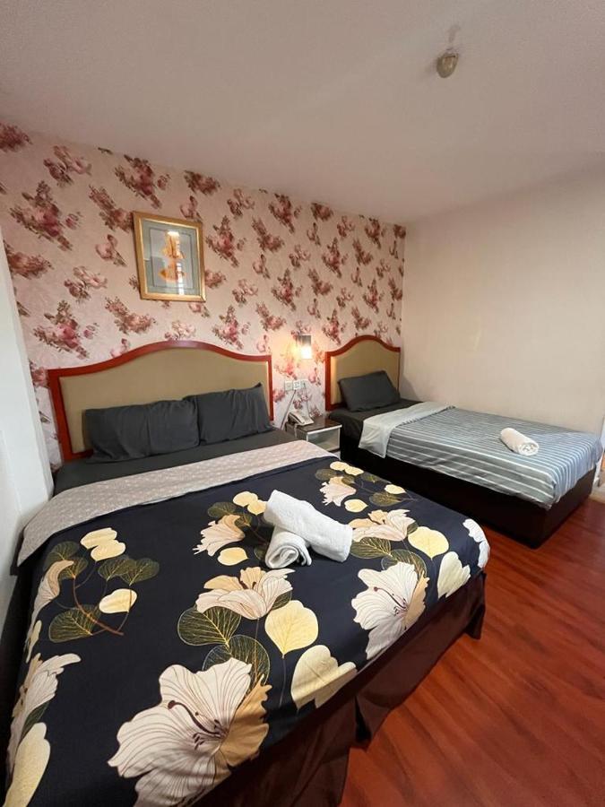Mr Hotel Nusa Bestari Skudai Kültér fotó