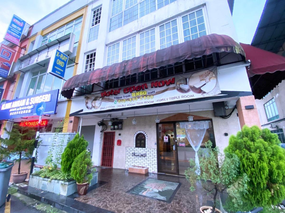 Mr Hotel Nusa Bestari Skudai Kültér fotó