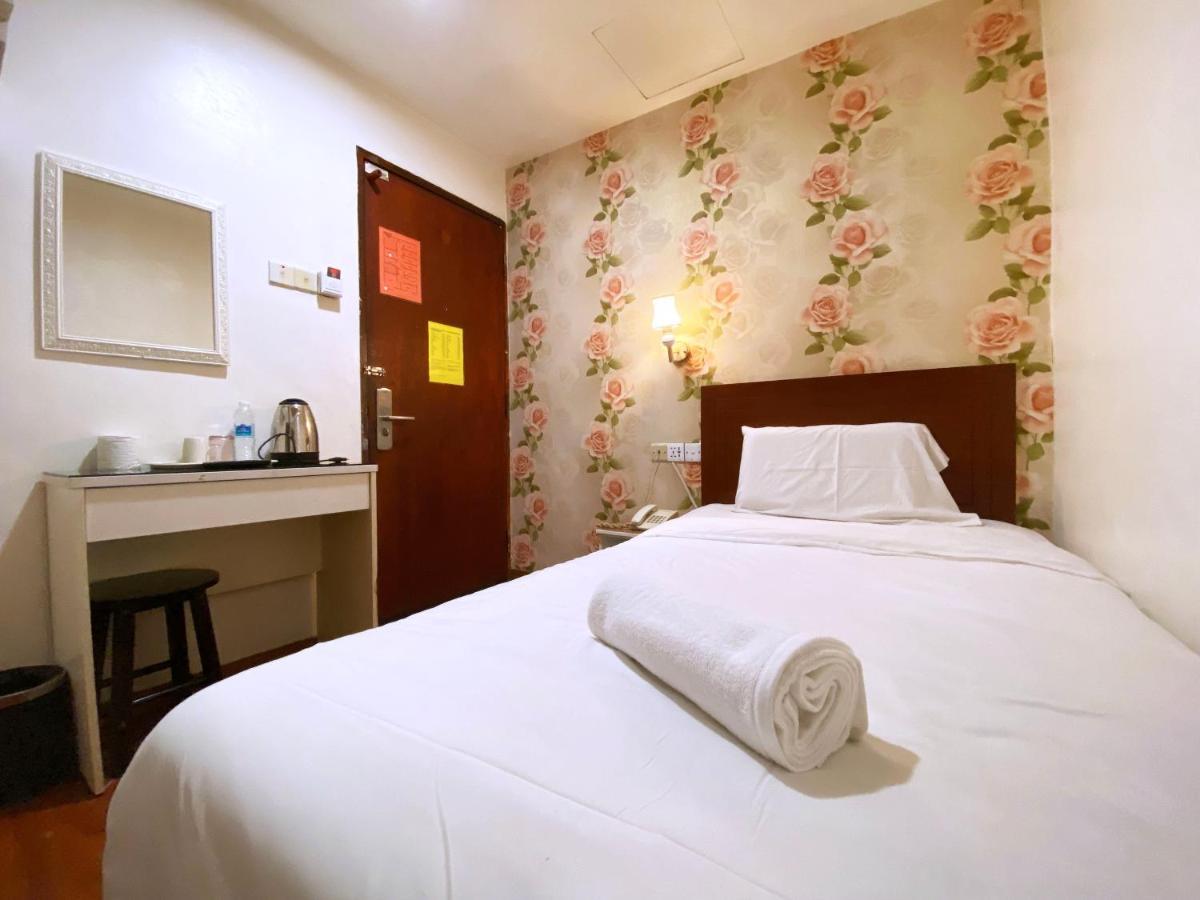 Mr Hotel Nusa Bestari Skudai Kültér fotó