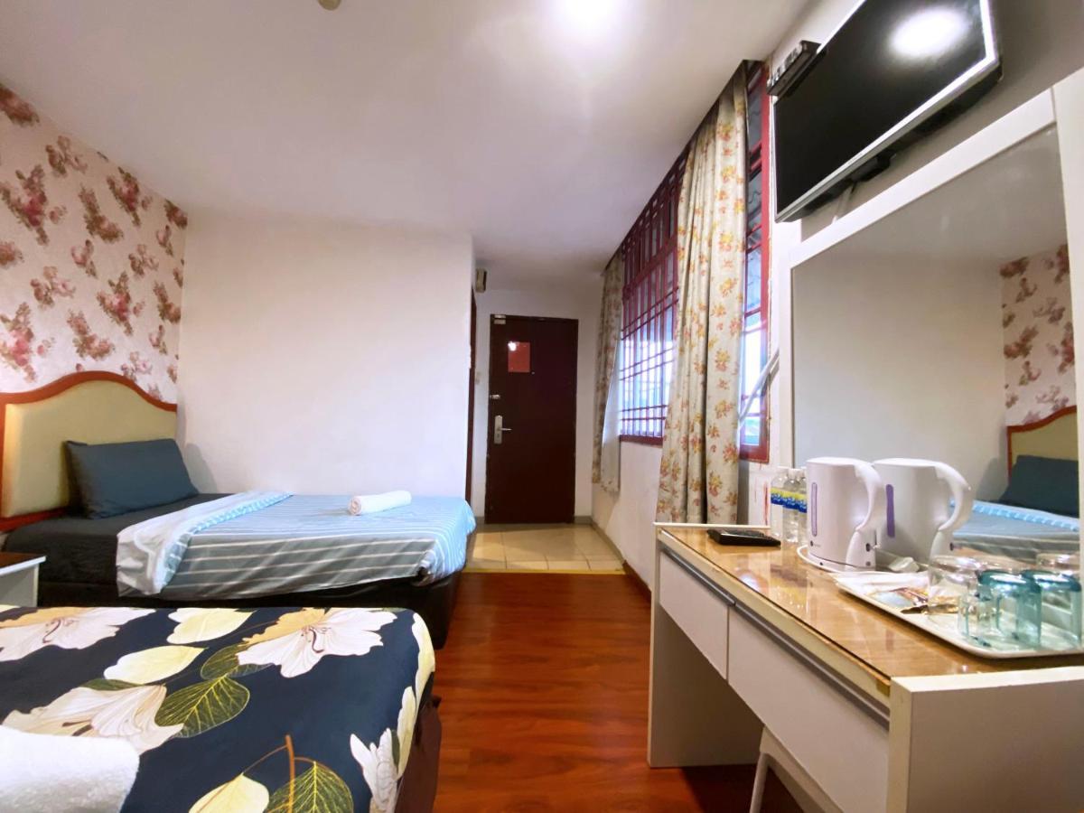 Mr Hotel Nusa Bestari Skudai Kültér fotó