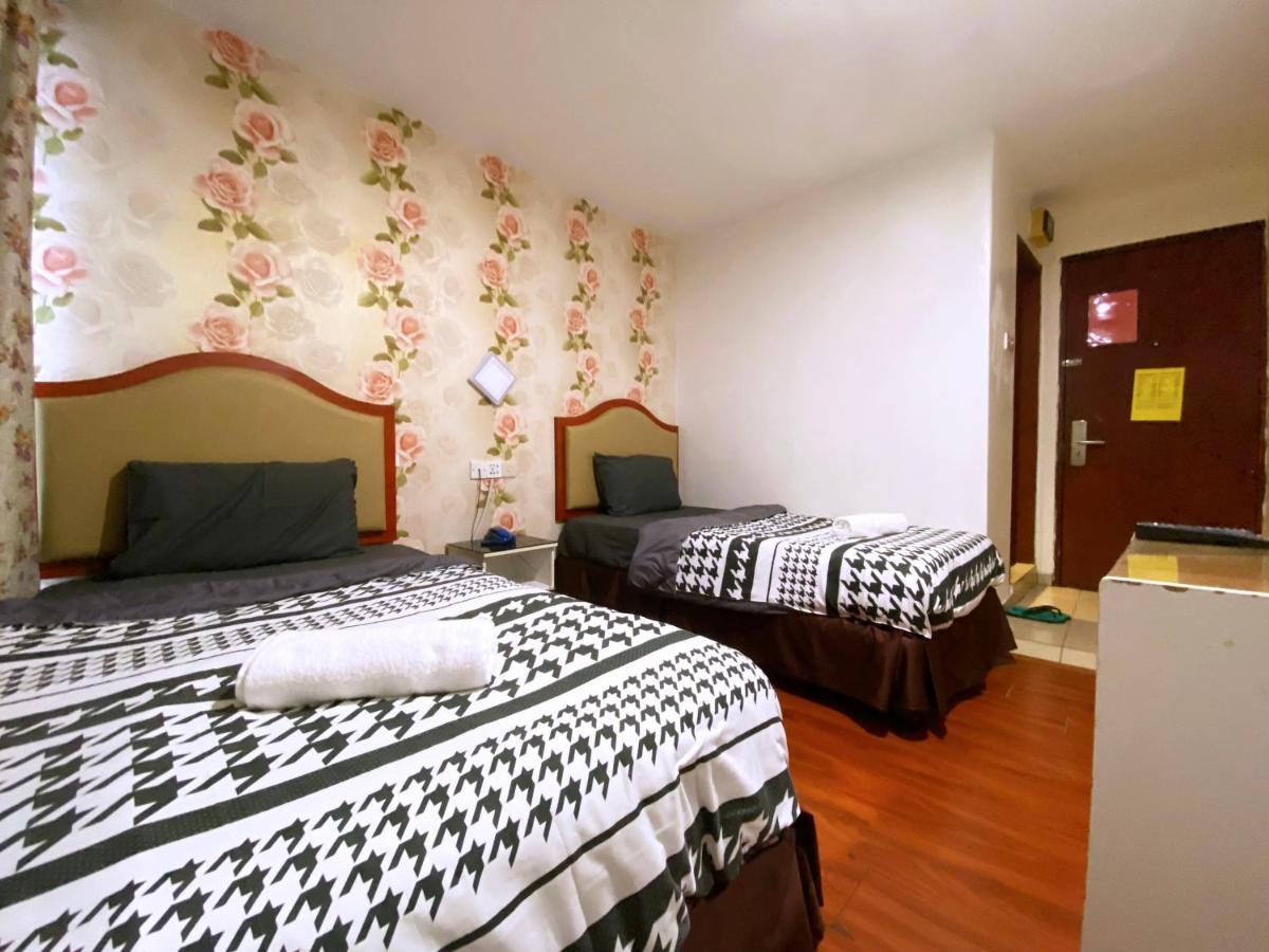 Mr Hotel Nusa Bestari Skudai Kültér fotó