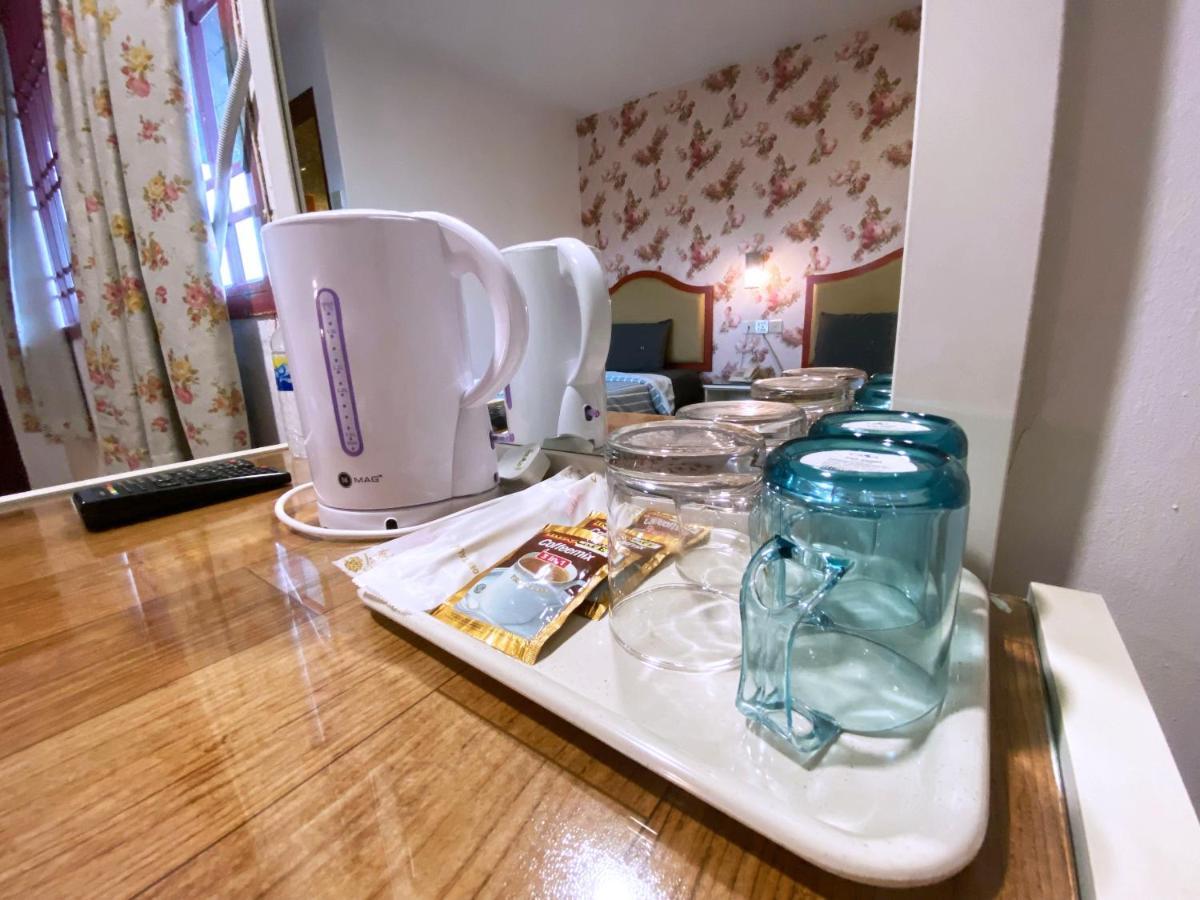 Mr Hotel Nusa Bestari Skudai Kültér fotó
